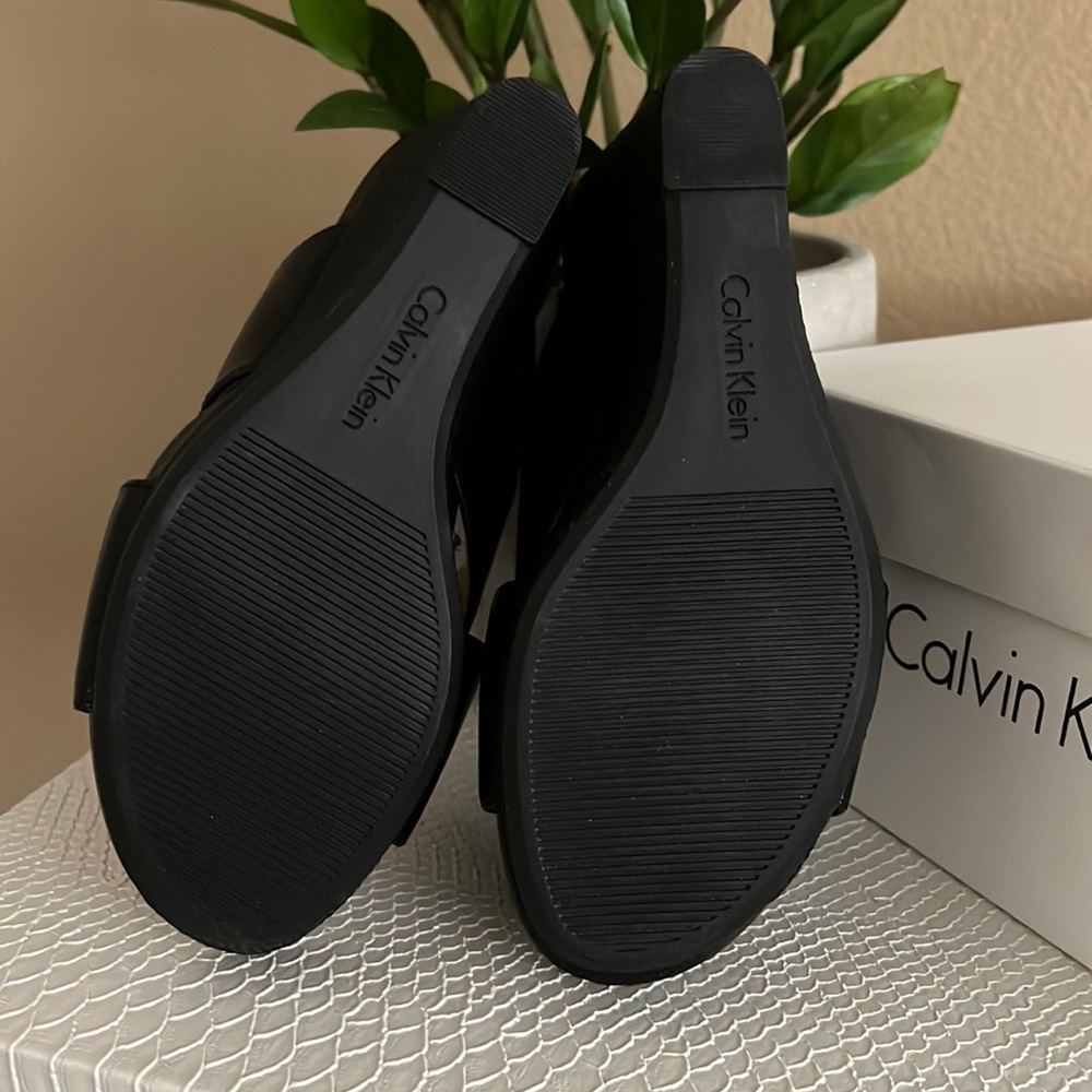 Calvin Klein black wedge, brand new. - Picture 2 of 4